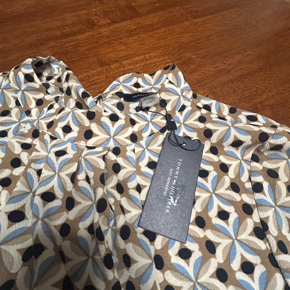 Tommy Hilfiger Black and Cream Puff Sleeve Blouse, Suit Separate - Picture 7 of 14